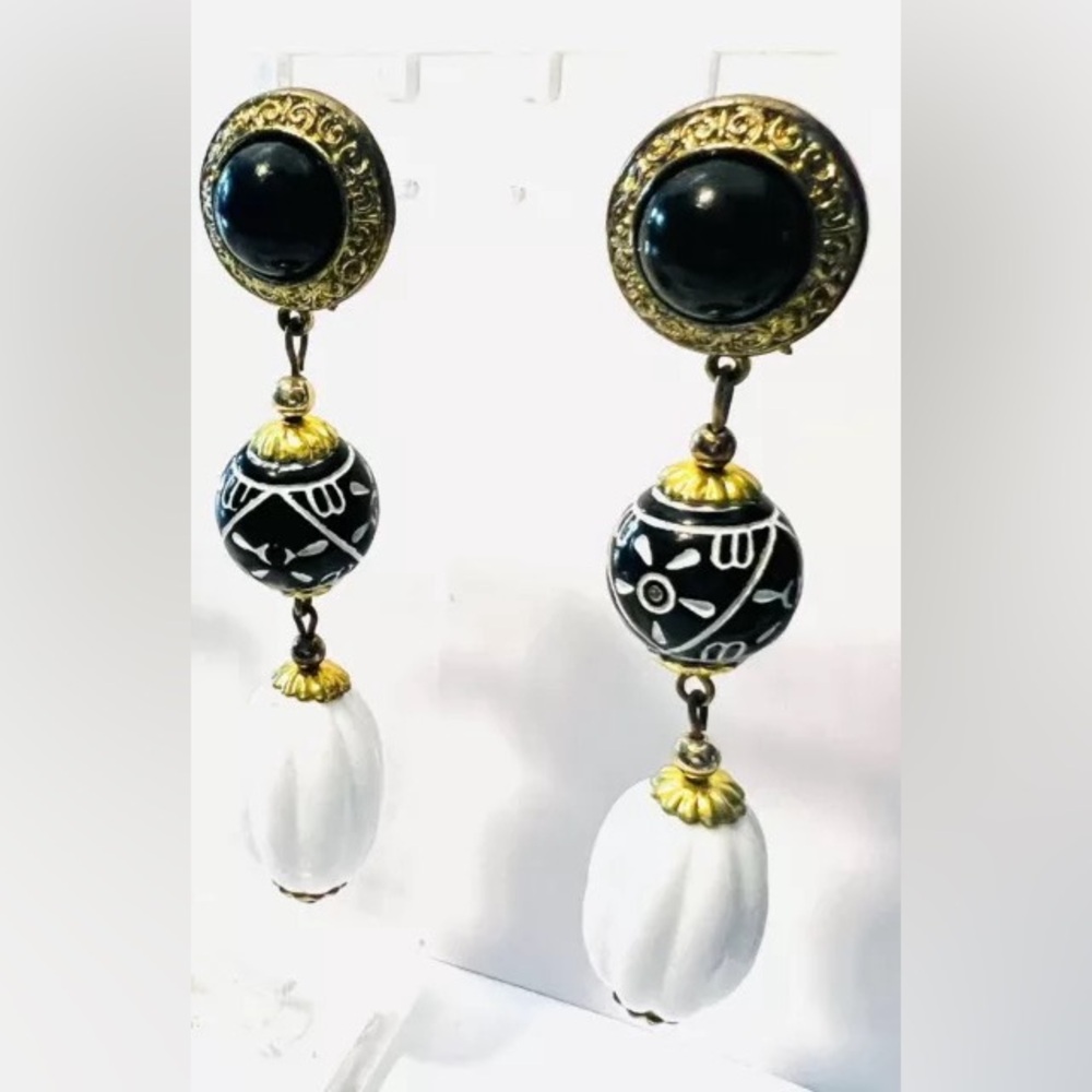 Vintage Lucite Beads Dangle Post Earrings Black, White  And Gold Tone Ribbed